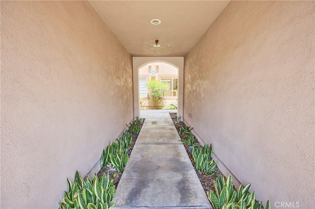 Image 3 of property listing at 25 Paseo Estrellas, Rancho Santa Margarita, CA 92688