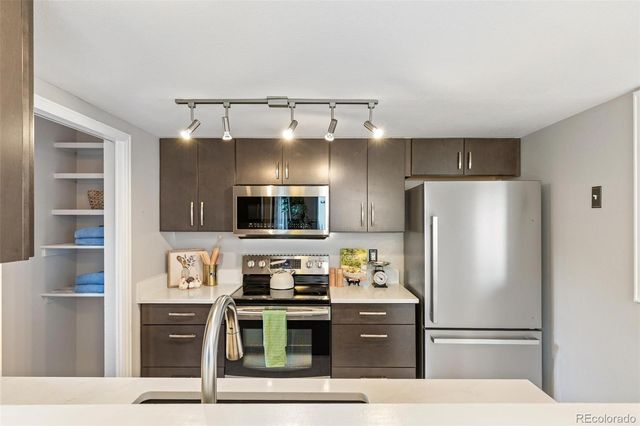 5623 S Yank Court, Littleton, CO 80127