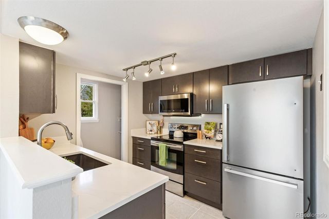 5623 S Yank Court, Littleton, CO 80127