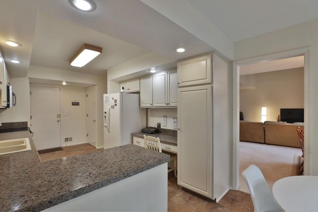 2095 Willowick Drive, C, Columbus, OH 43229