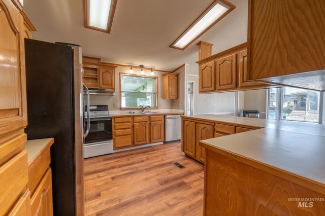 1907 W Flamingo Ave Trailer 118, Nampa, ID 83651