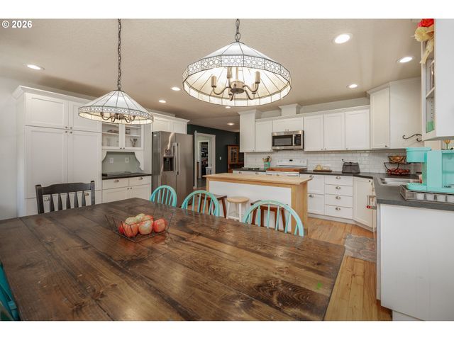 27915 Ne THOMPSON Cir, Yacolt, WA 98675
