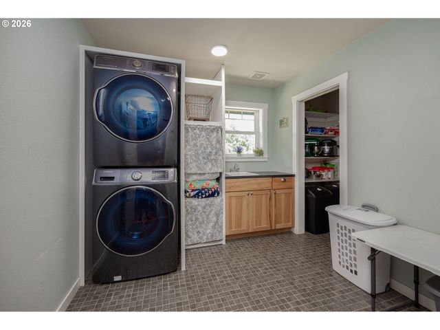 27915 Ne THOMPSON Cir, Yacolt, WA 98675