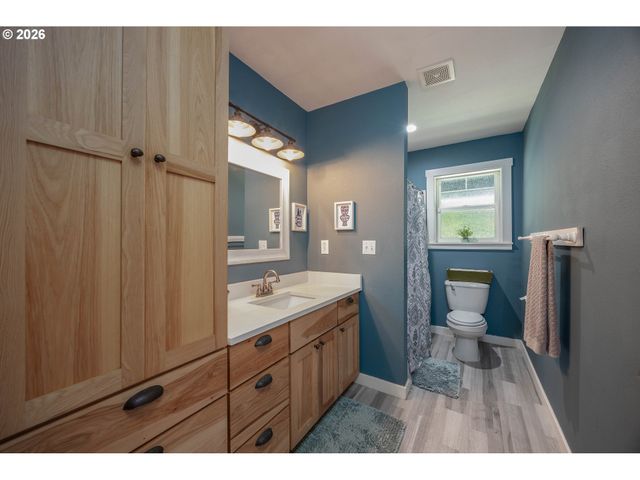 27915 Ne THOMPSON Cir, Yacolt, WA 98675