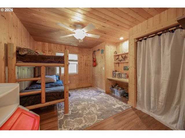 27915 Ne THOMPSON Cir, Yacolt, WA 98675