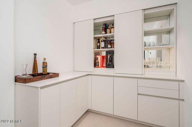 6723 N DESERT FAIRWAYS Drive, Paradise Valley, AZ 85253