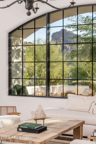 6723 N DESERT FAIRWAYS Drive, Paradise Valley, AZ 85253