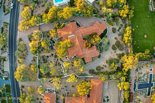 6723 N DESERT FAIRWAYS Drive, Paradise Valley, AZ 85253