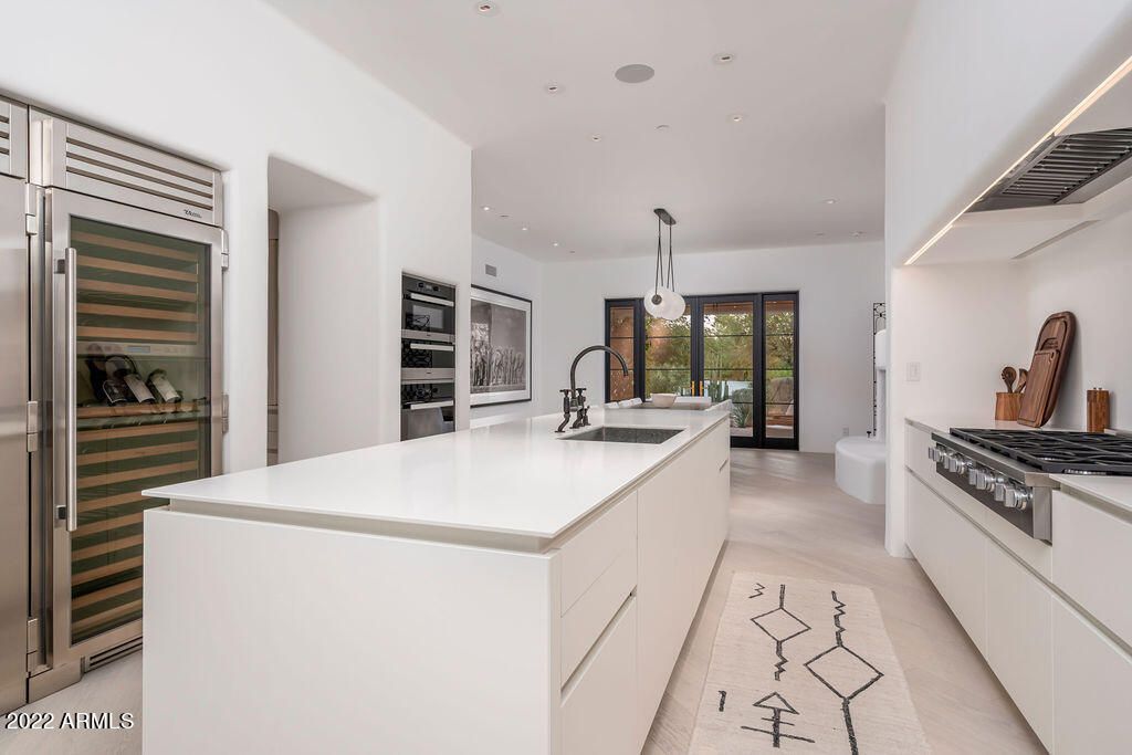Image 10 of property listing at 6723 N DESERT FAIRWAYS Drive, Paradise Valley, AZ 85253