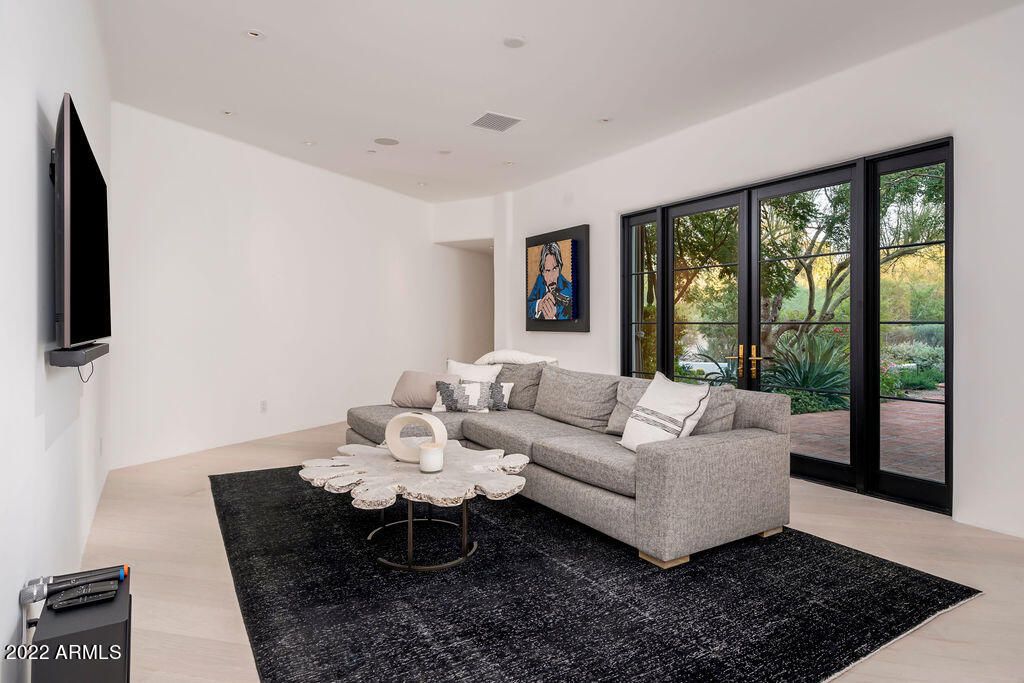 Image 16 of property listing at 6723 N DESERT FAIRWAYS Drive, Paradise Valley, AZ 85253
