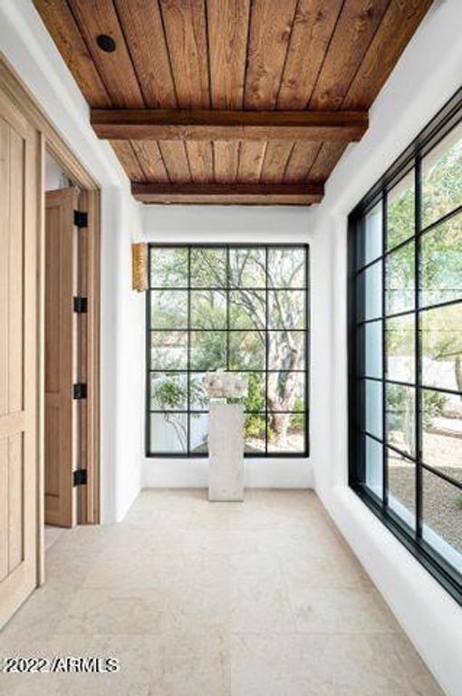 Image 19 of property listing at 6723 N DESERT FAIRWAYS Drive, Paradise Valley, AZ 85253