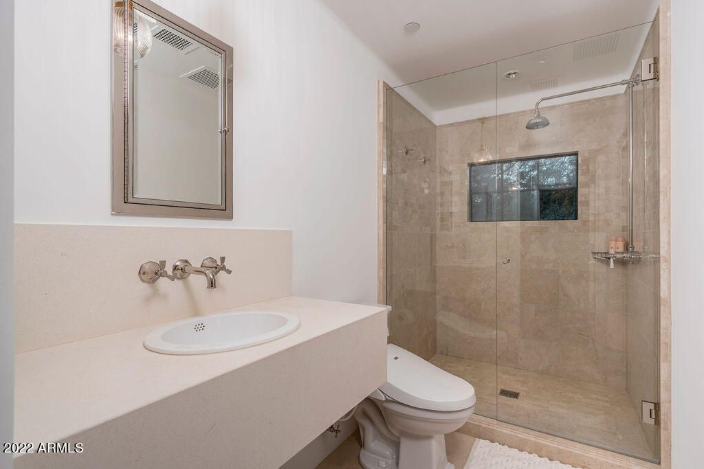 Image 26 of property listing at 6723 N DESERT FAIRWAYS Drive, Paradise Valley, AZ 85253