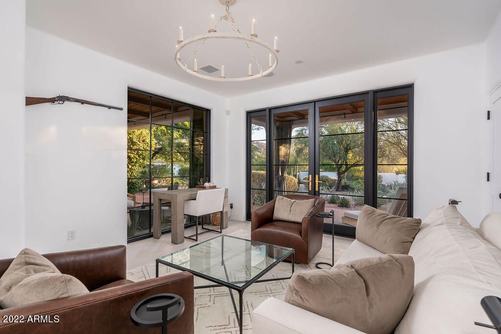 Image 27 of property listing at 6723 N DESERT FAIRWAYS Drive, Paradise Valley, AZ 85253