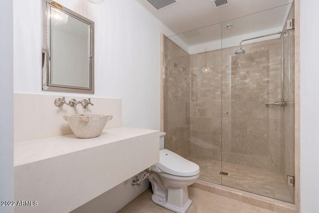 Image 28 of property listing at 6723 N DESERT FAIRWAYS Drive, Paradise Valley, AZ 85253