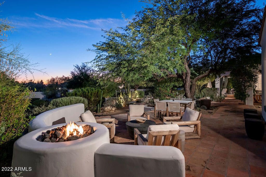 Image 31 of property listing at 6723 N DESERT FAIRWAYS Drive, Paradise Valley, AZ 85253