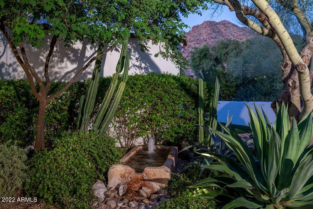 Image 34 of property listing at 6723 N DESERT FAIRWAYS Drive, Paradise Valley, AZ 85253