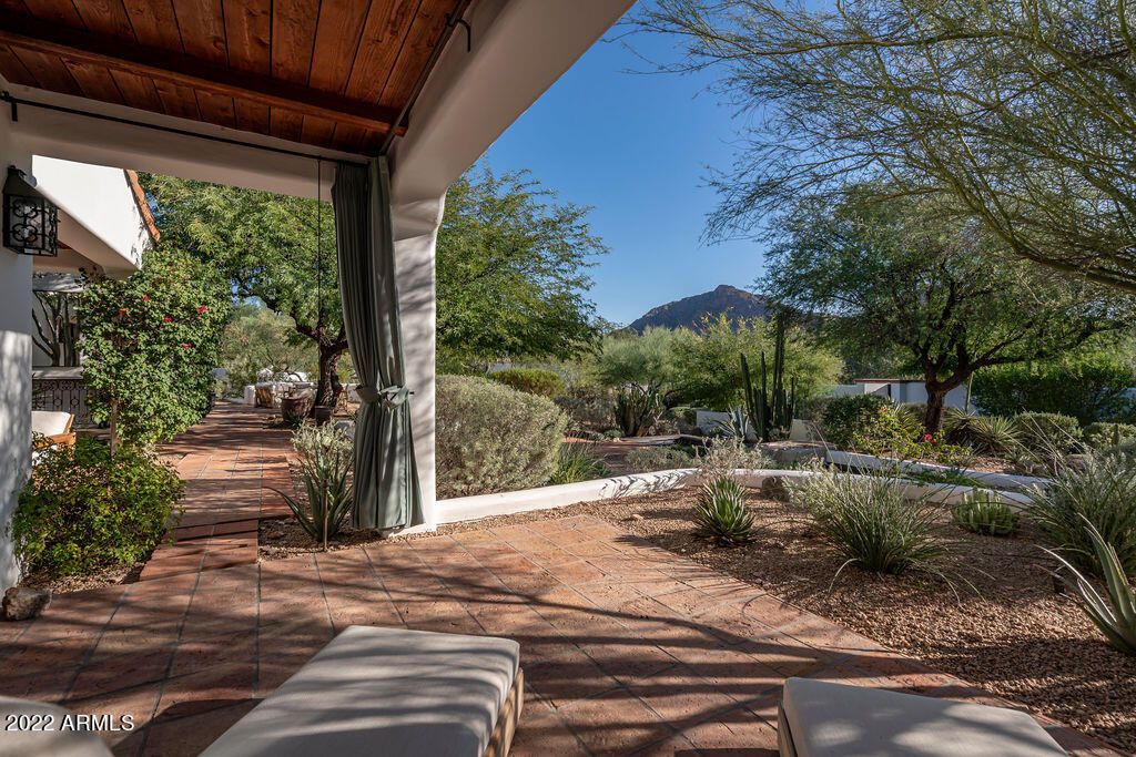 Image 38 of property listing at 6723 N DESERT FAIRWAYS Drive, Paradise Valley, AZ 85253