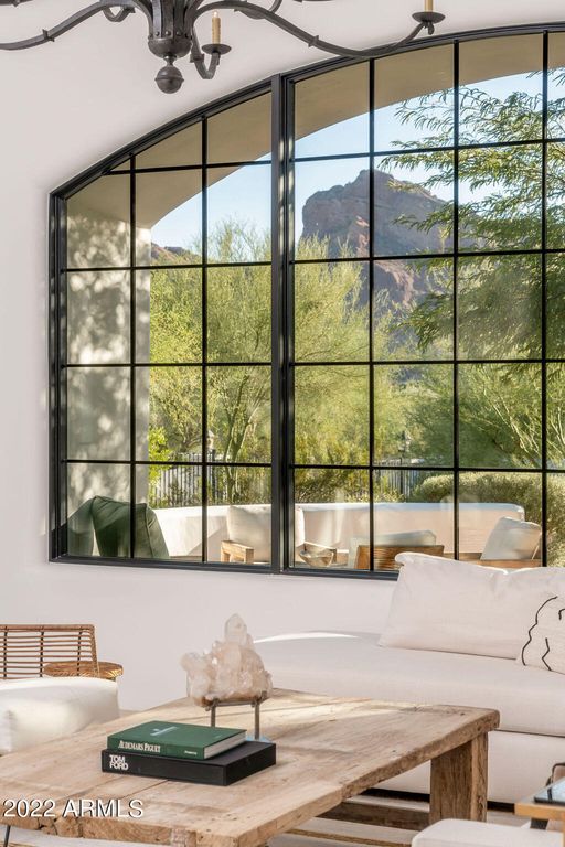 Image 4 of property listing at 6723 N DESERT FAIRWAYS Drive, Paradise Valley, AZ 85253