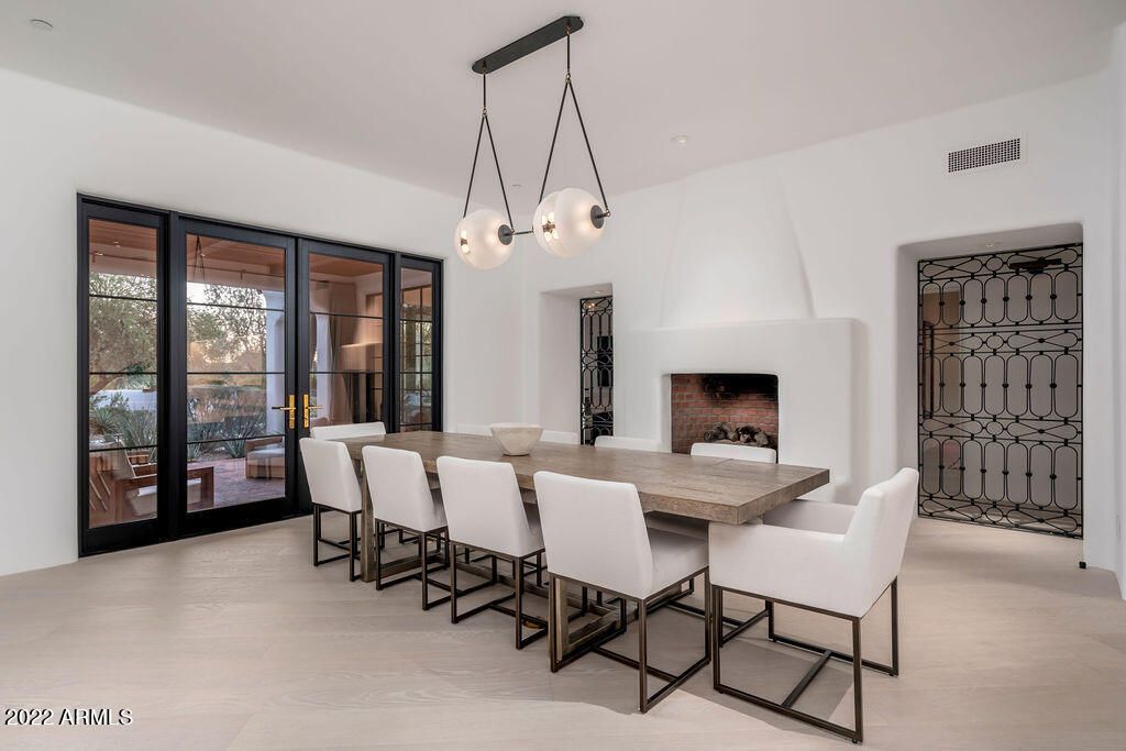 Image 7 of property listing at 6723 N DESERT FAIRWAYS Drive, Paradise Valley, AZ 85253