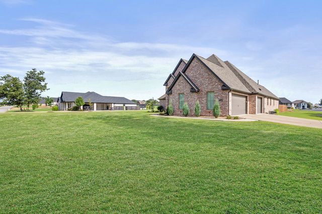 14209 Cayenne Circle, Siloam Springs, AR 72761