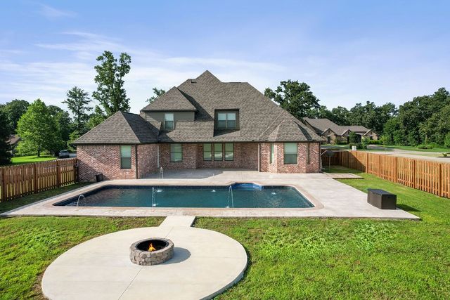 14209 Cayenne Circle, Siloam Springs, AR 72761