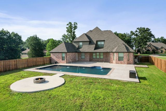14209 Cayenne Circle, Siloam Springs, AR 72761