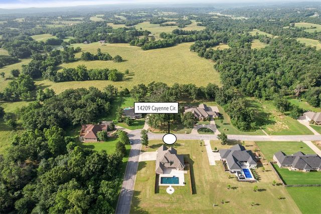 14209 Cayenne Circle, Siloam Springs, AR 72761