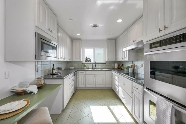 18286 Center St, Castro Valley, CA 94546