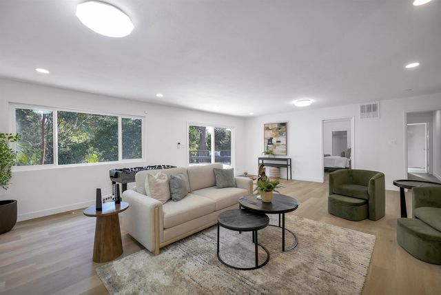 18286 Center St, Castro Valley, CA 94546