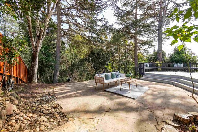 18286 Center St, Castro Valley, CA 94546