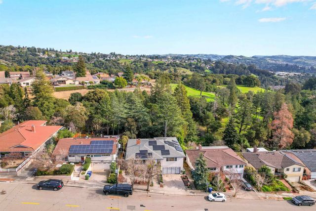 18286 Center St, Castro Valley, CA 94546