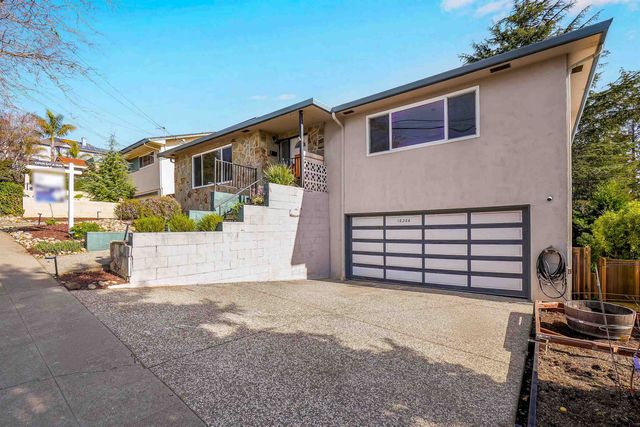 18286 Center St, Castro Valley, CA 94546