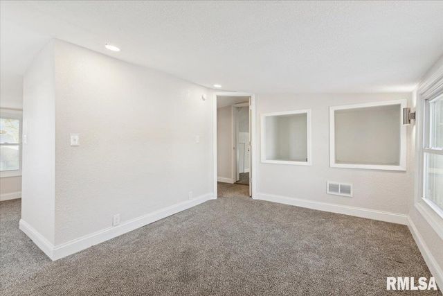 3312 GARFIELD Street, Clinton, IA 52732