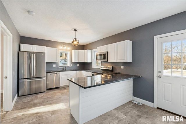 3312 GARFIELD Street, Clinton, IA 52732