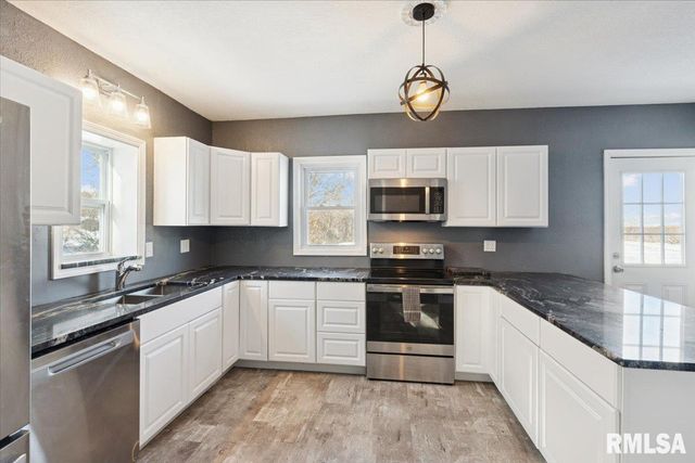 3312 GARFIELD Street, Clinton, IA 52732