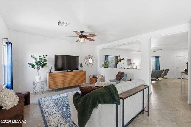 238 W Calle Bayeta, Sahuarita, AZ 85629