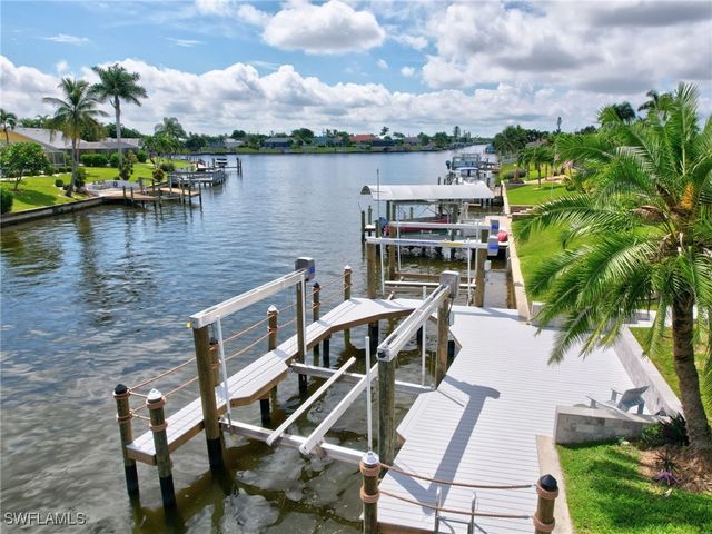 1927 SE 10th AVE, Cape Coral, FL 33990