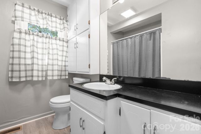 296 Pine Mountain Road, Hudson, NC 28638