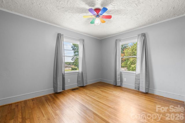 296 Pine Mountain Road, Hudson, NC 28638