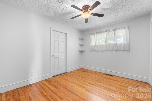 296 Pine Mountain Road, Hudson, NC 28638