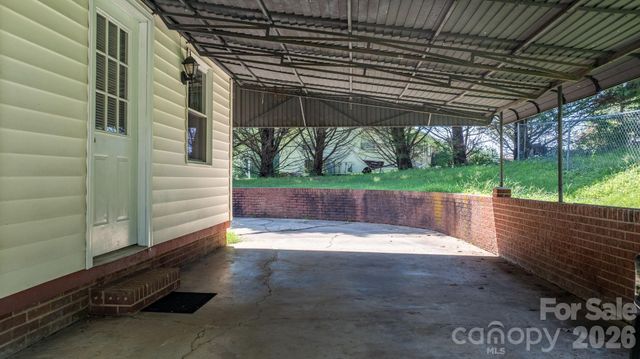 296 Pine Mountain Road, Hudson, NC 28638