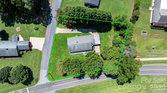 296 Pine Mountain Road, Hudson, NC 28638