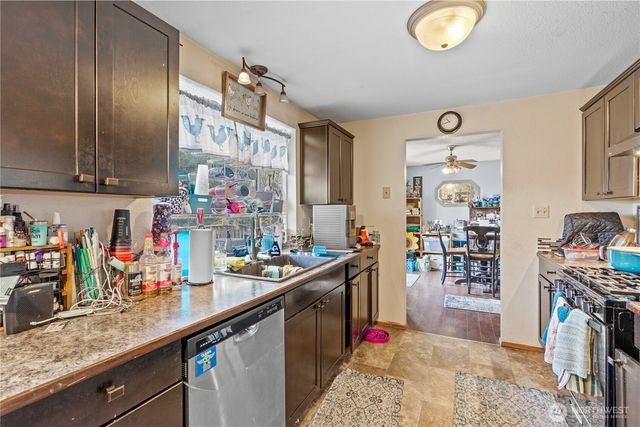 8609 61st Avenue E, Puyallup, WA 98371