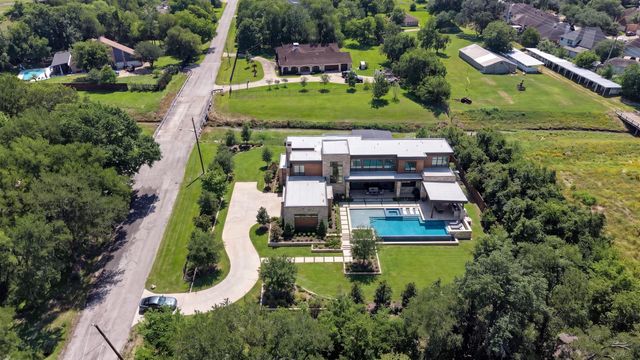 15721 Oleta Lane, Sugar Land, TX 77498