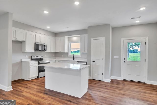 120 Lord Hatcher Drive, Dexter, GA 31019