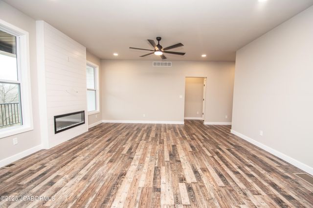 7012 RTE M, Jefferson City, MO 65101