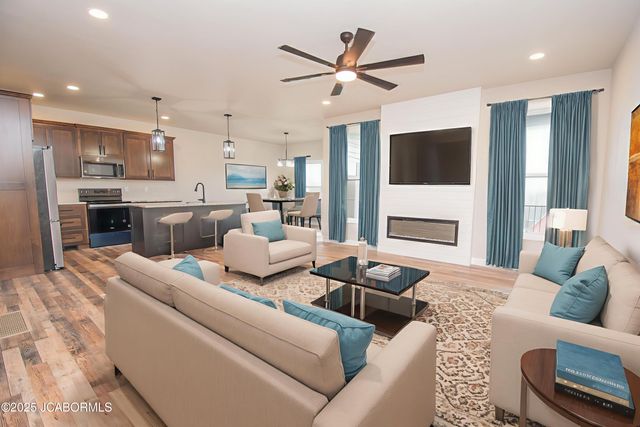 7012 RTE M, Jefferson City, MO 65101