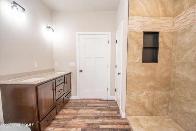 7012 RTE M, Jefferson City, MO 65101