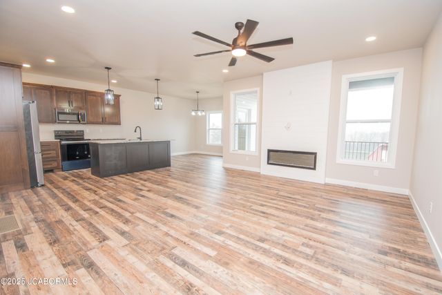 7012 RTE M, Jefferson City, MO 65101