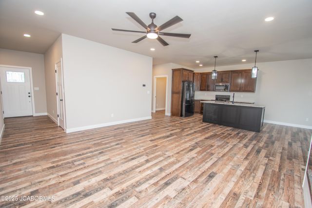 7012 RTE M, Jefferson City, MO 65101